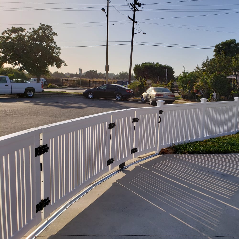 Vinyl fence by LA Fence Craft