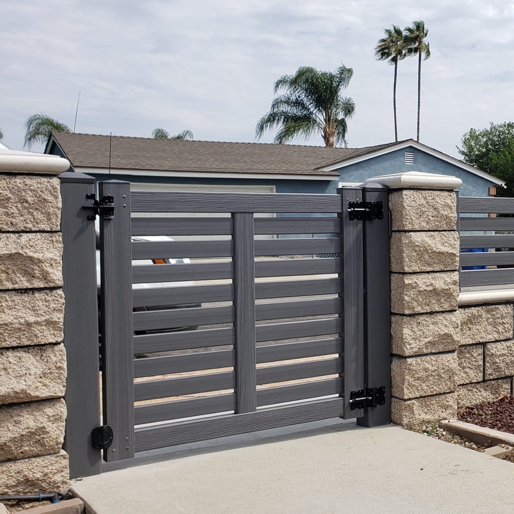 Vinyl fence by LA Fence Craft