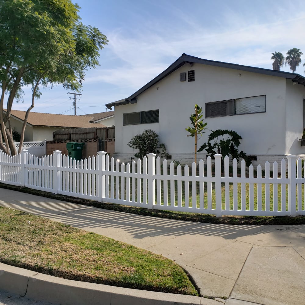 Vinyl fence by LA Fence Craft