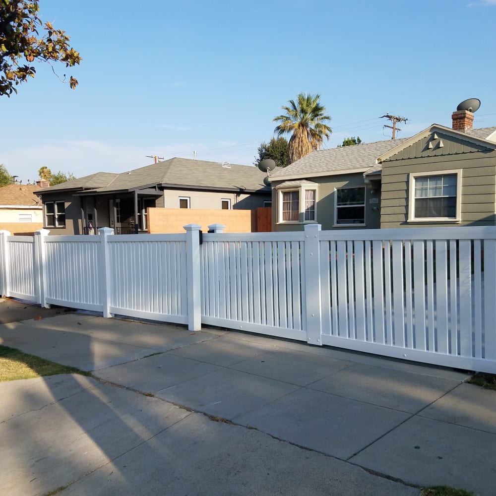 Vinyl fence by LA Fence Craft