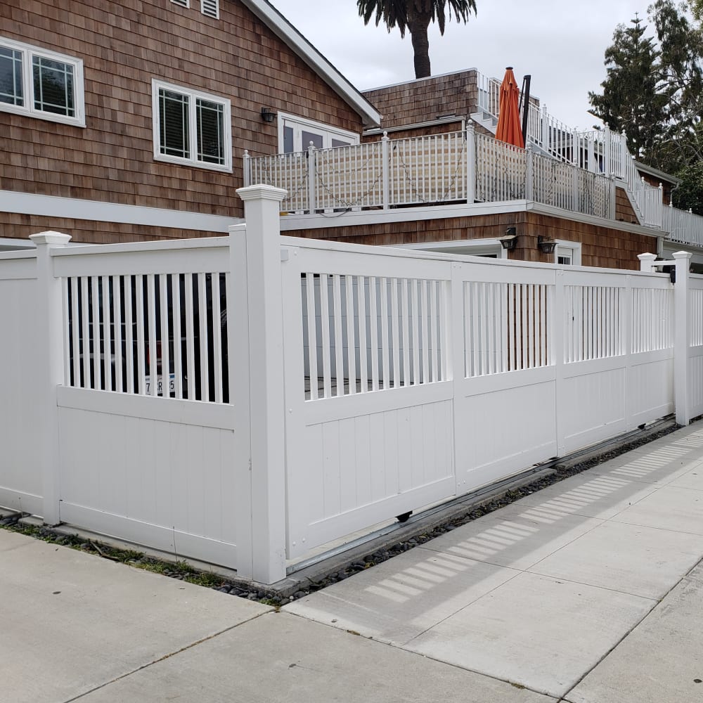 Vinyl fence by LA Fence Craft