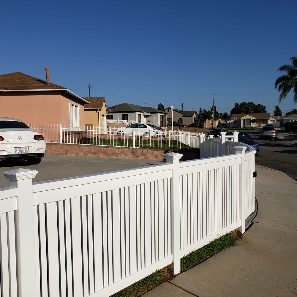 Vinyl fence by LA Fence Craft