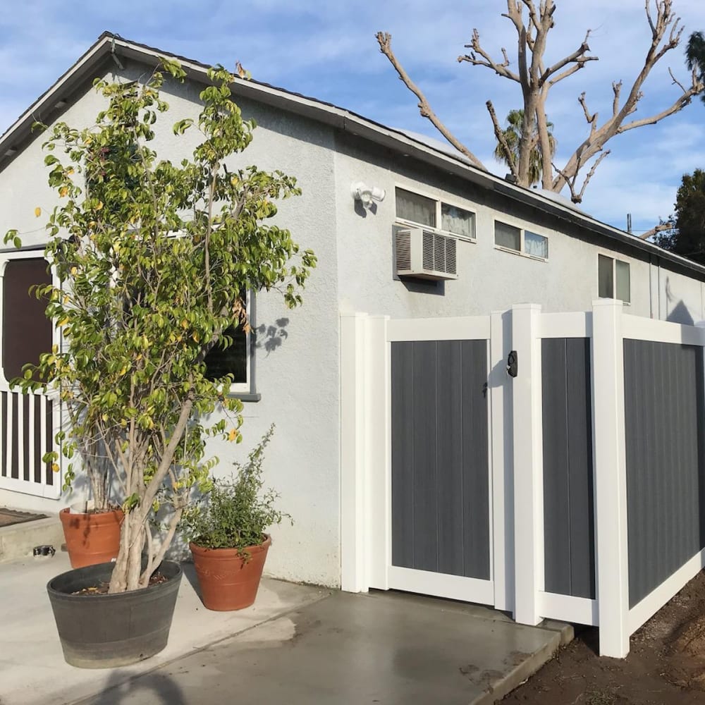 Vinyl fence by LA Fence Craft