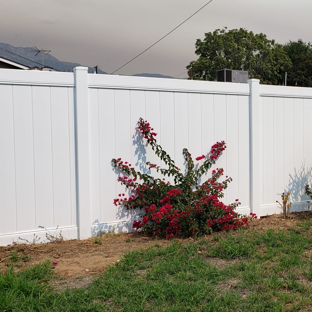 Vinyl fence by LA Fence Craft