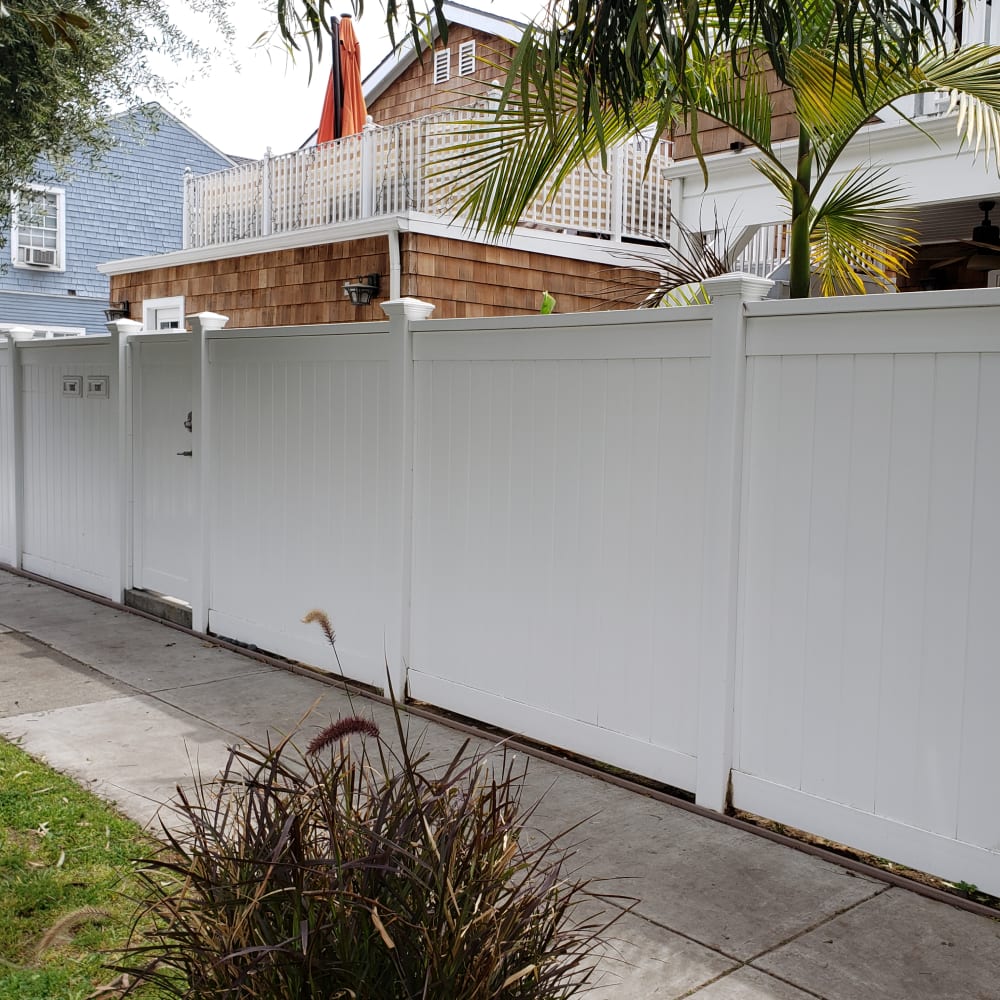 Vinyl fence by LA Fence Craft
