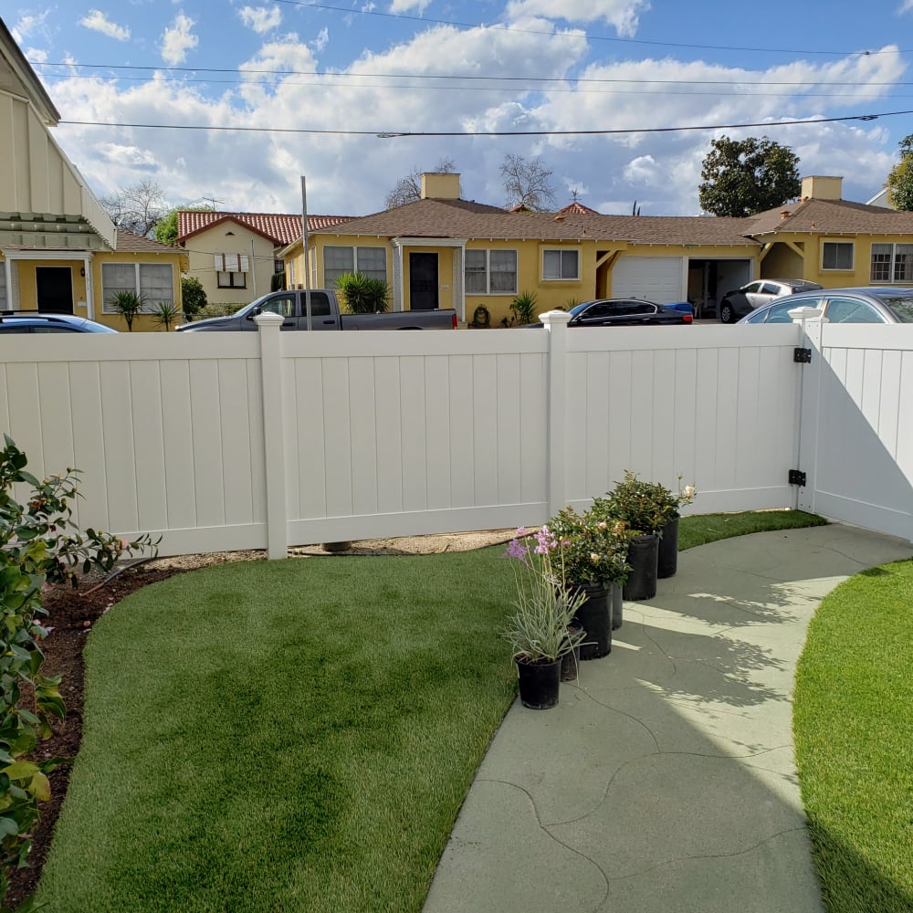 Vinyl fence by LA Fence Craft