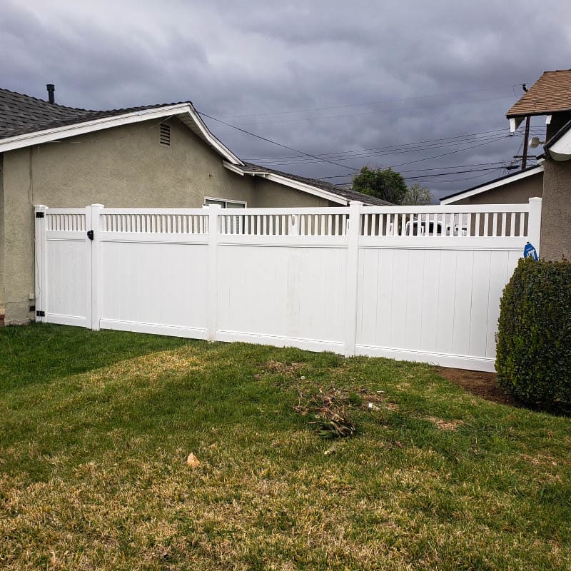 Vinyl fence by LA Fence Craft