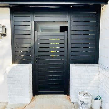 Aluminum gate by LA Fence Craft
