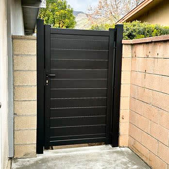 Aluminum gate by LA Fence Craft