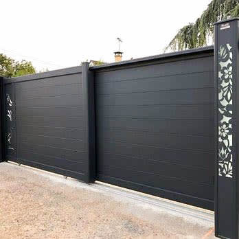 Aluminum gate by LA Fence Craft