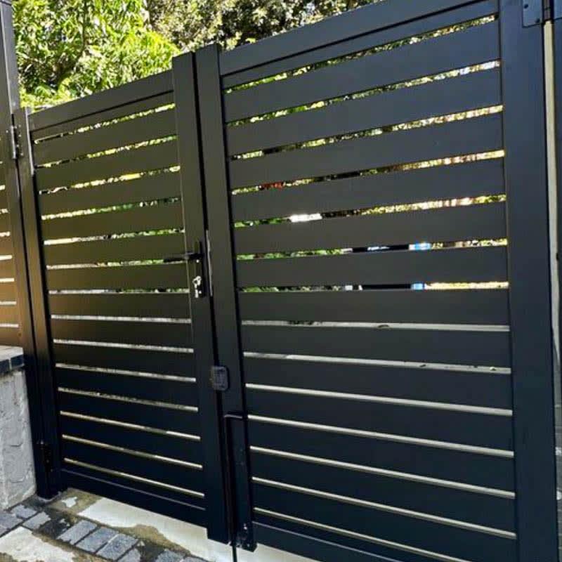 Aluminum gate by LA Fence Craft
