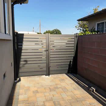 Aluminum gate by LA Fence Craft