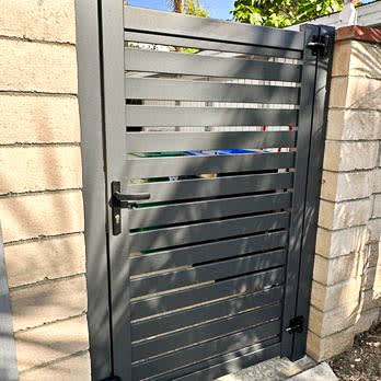 Aluminum gate by LA Fence Craft