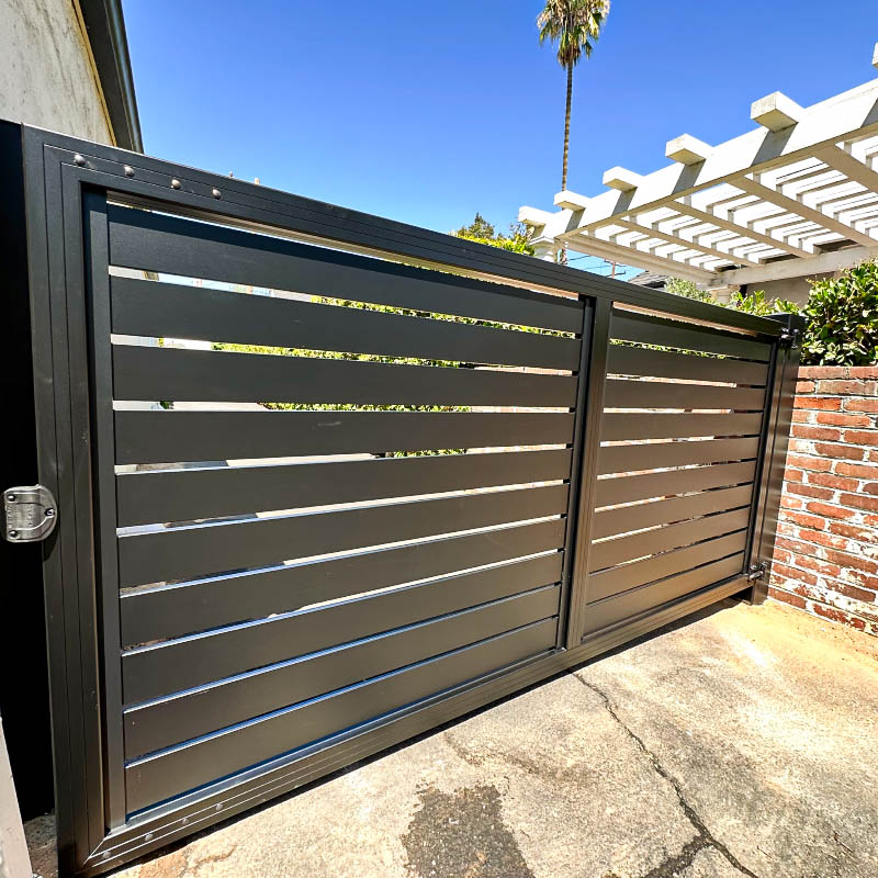 Aluminum gate by LA Fence Craft