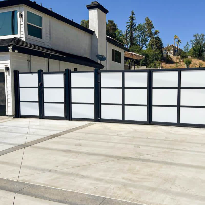 Aluminum gate by LA Fence Craft