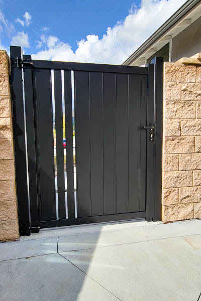 Aluminum gate by LA Fence Craft