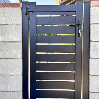 Aluminum gate by LA Fence Craft