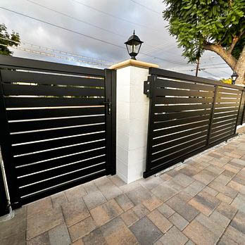 Aluminum gate by LA Fence Craft