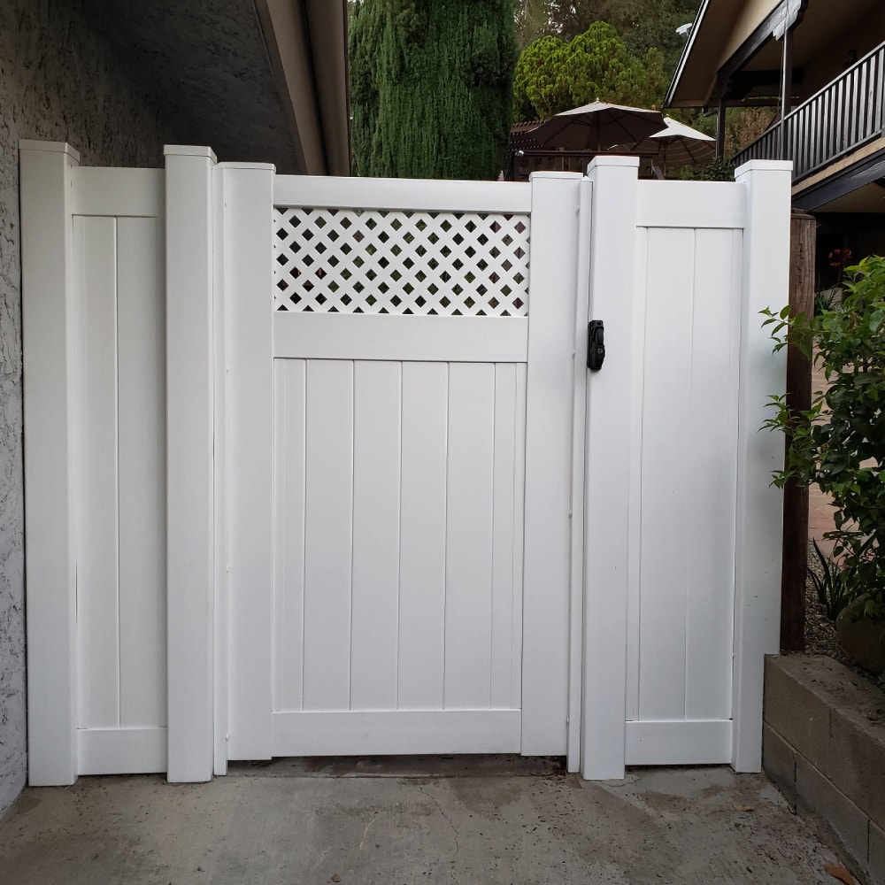 Vinyl gate by LA Fence Craft
