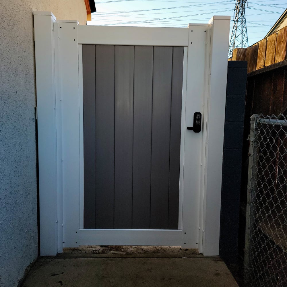 Vinyl gate by LA Fence Craft