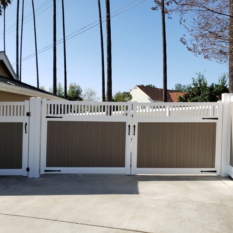 Vinyl gate by LA Fence Craft
