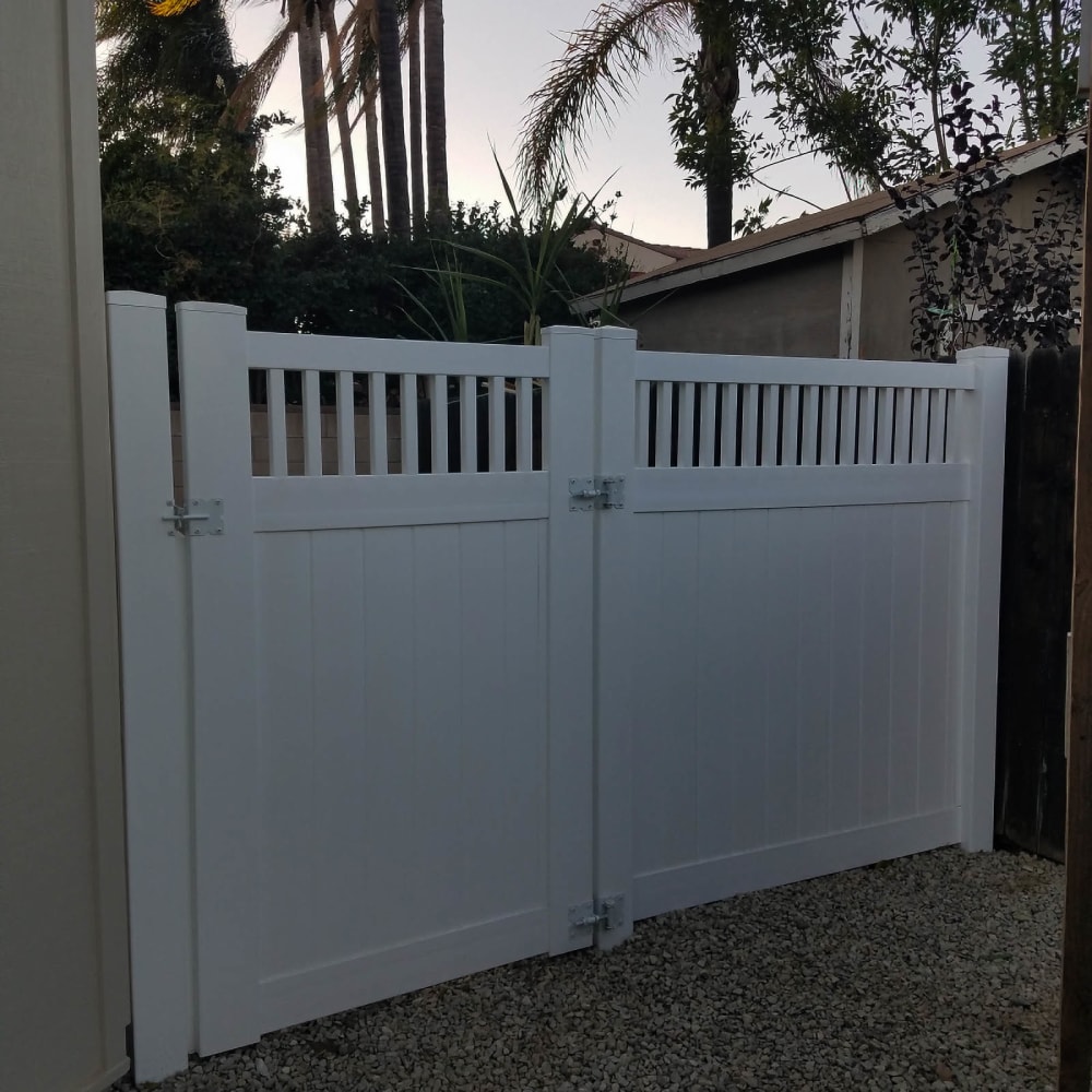 Vinyl gate by LA Fence Craft