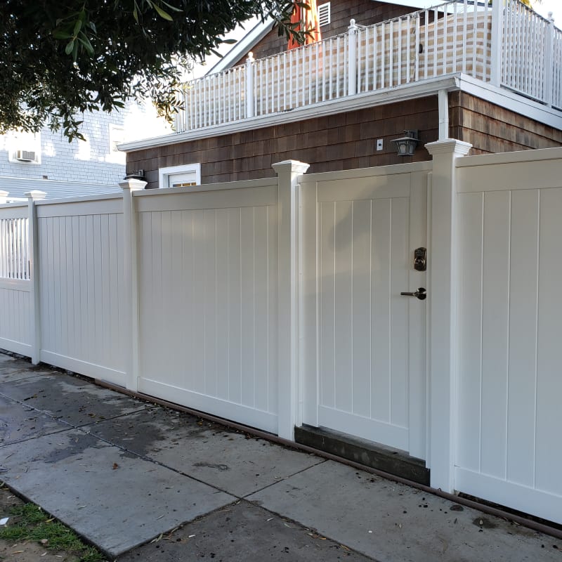 Vinyl gate by LA Fence Craft