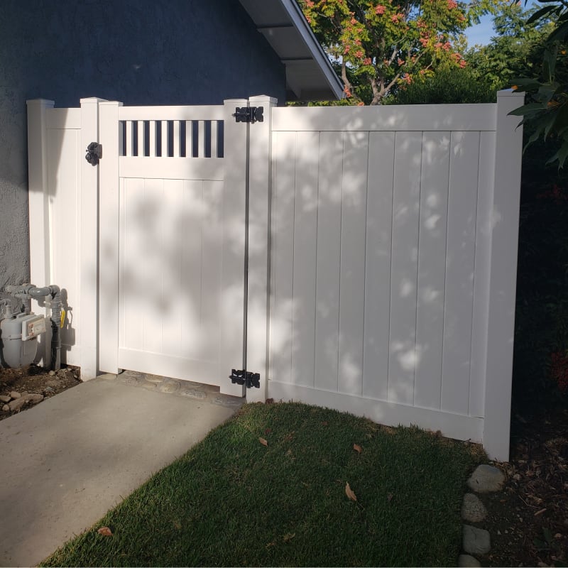 Vinyl gate by LA Fence Craft