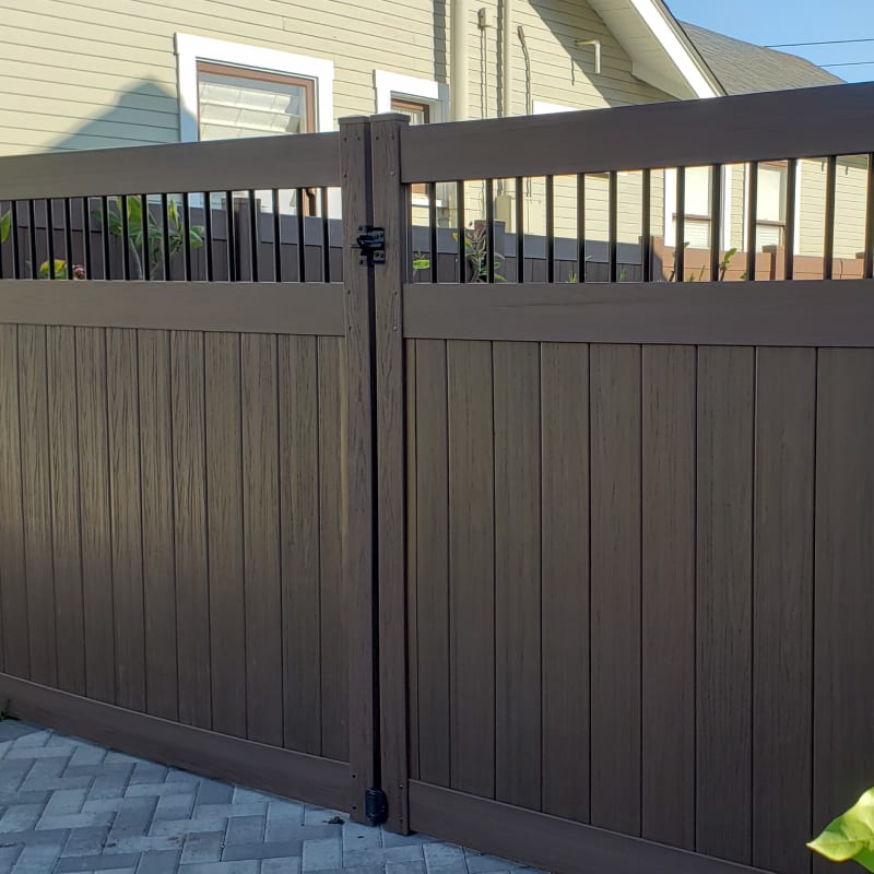 Vinyl gate by LA Fence Craft