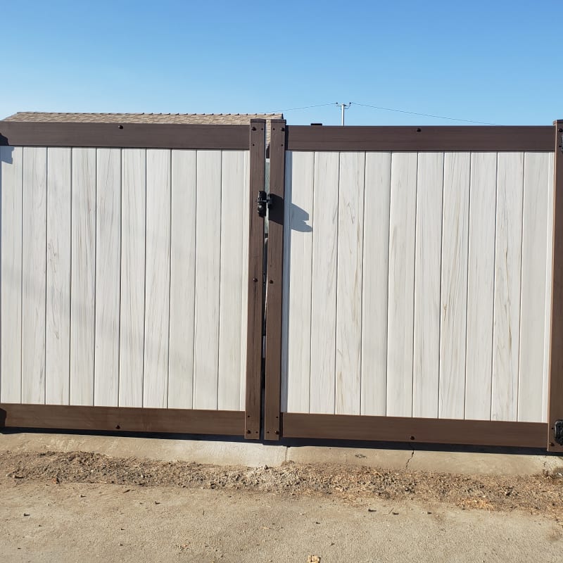 Vinyl gate by LA Fence Craft