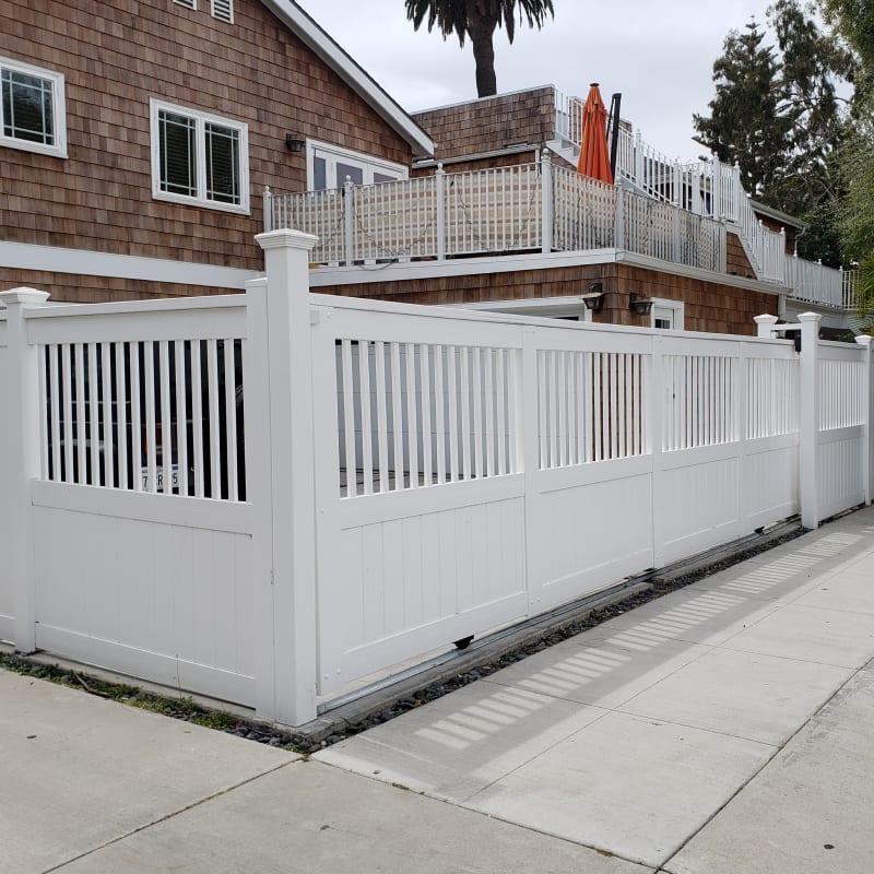 Vinyl gate by LA Fence Craft