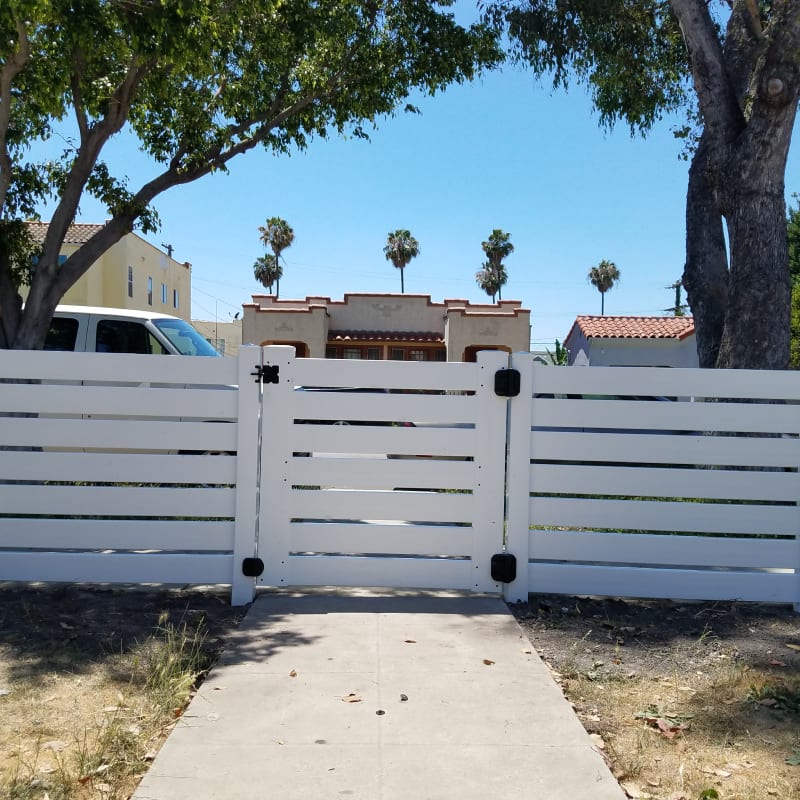 Vinyl gate by LA Fence Craft