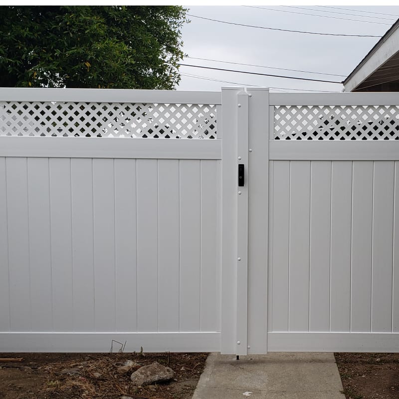 Vinyl gate by LA Fence Craft