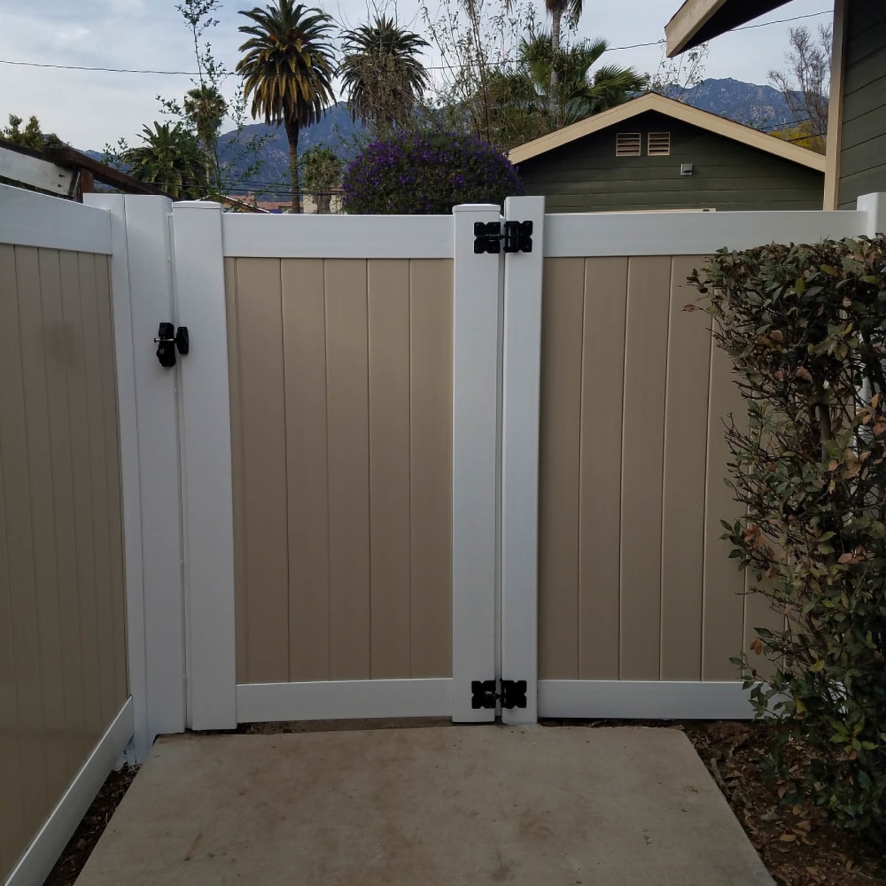 Vinyl gate by LA Fence Craft