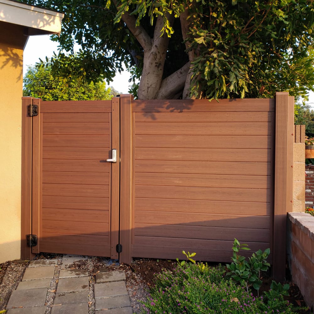 Vinyl gate by LA Fence Craft
