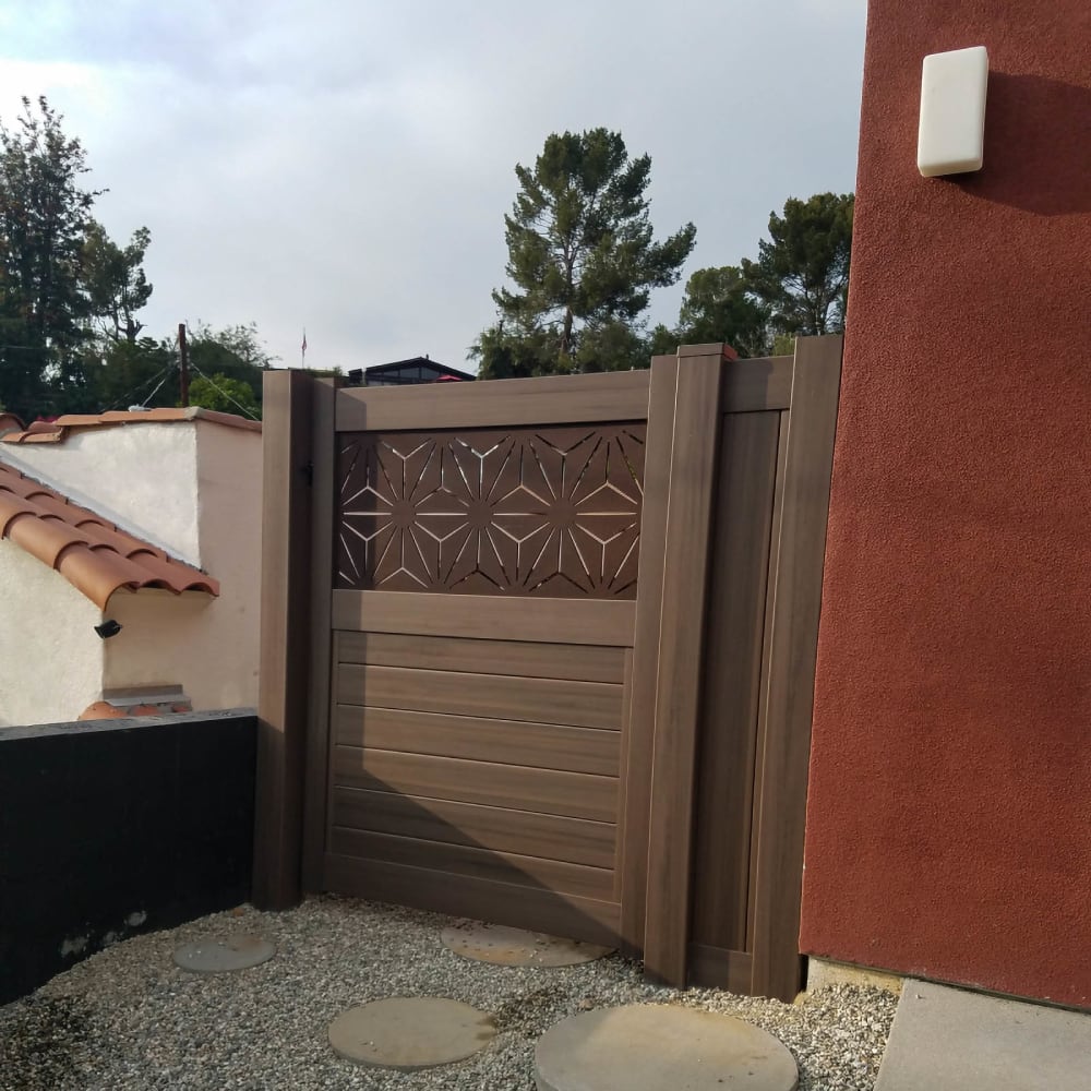 Vinyl gate by LA Fence Craft