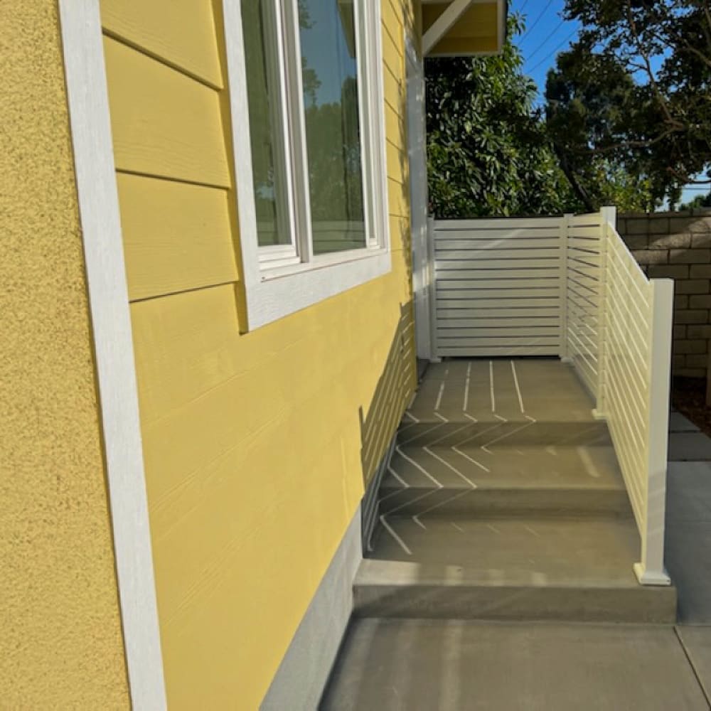 Aluminum railing by LA Fence Craft