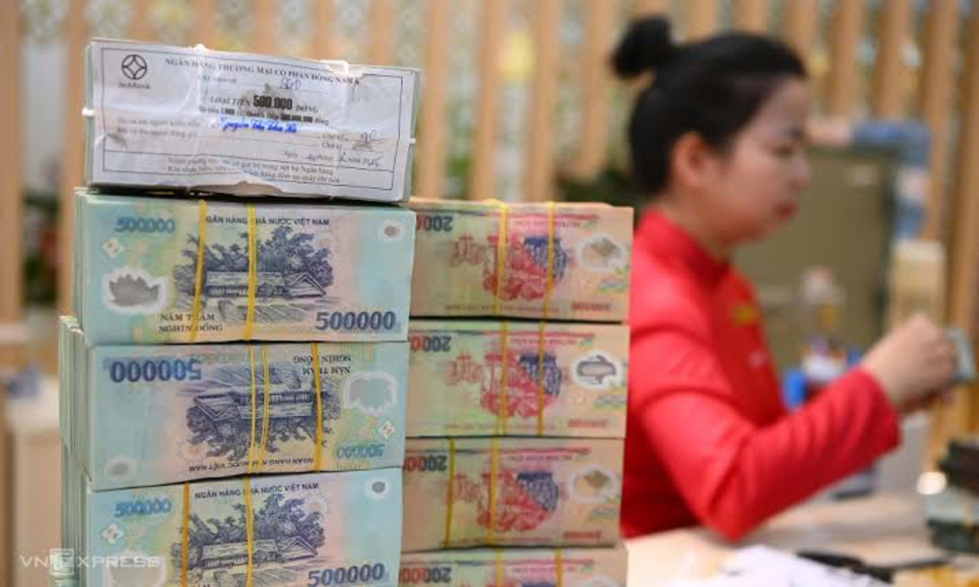 
PHỐI HỢP CHÍNH SÁCH TÀI KHÓA VÀ TIỀN TỆ, GIẢM LÃI SUẤT.