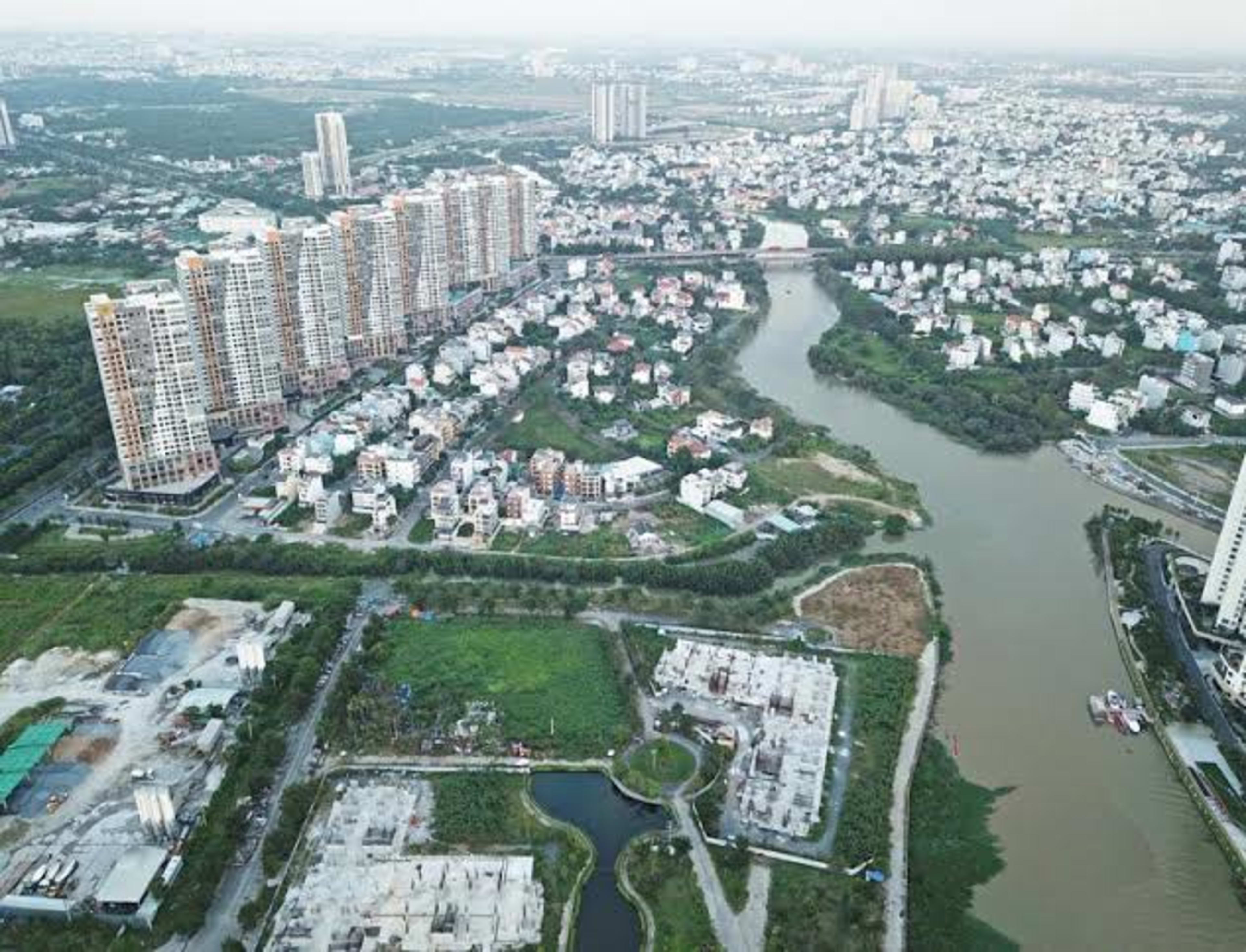 
PHÂN TÍCH CƠ CHẾ TÁC ĐỘNG GIÁ NHÀ Ở ĐÔ THỊ VIỆT NAM