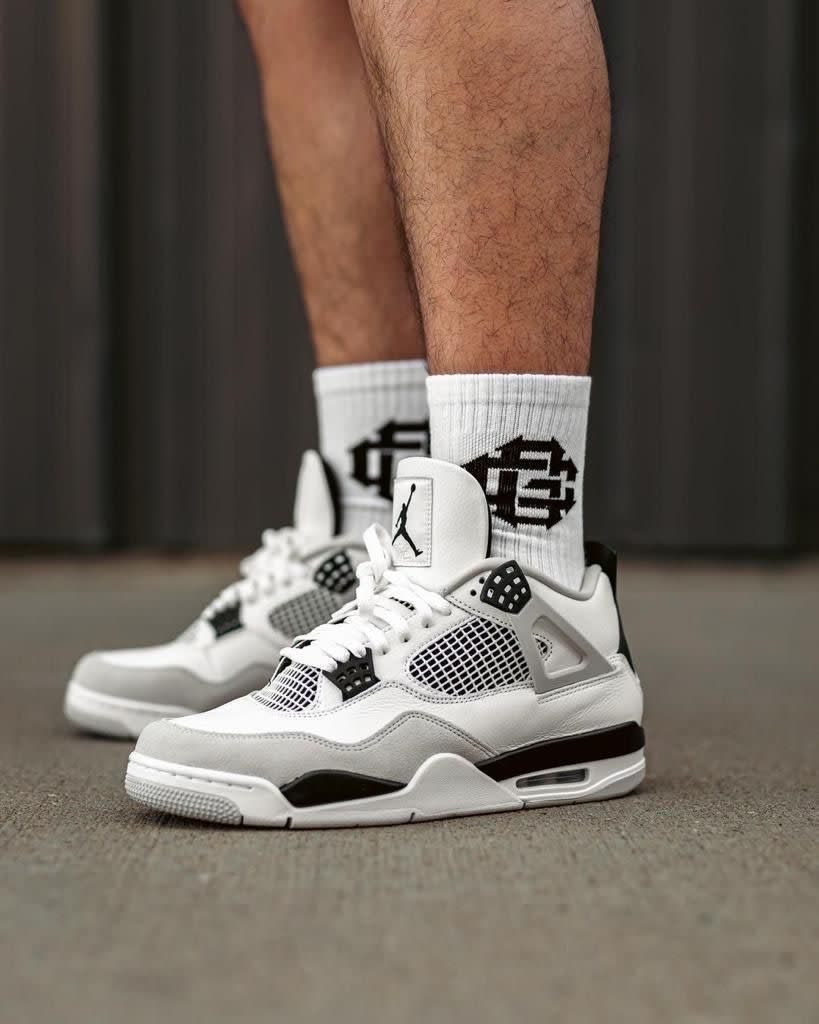 Jordan 4 Retro 'Military Black'