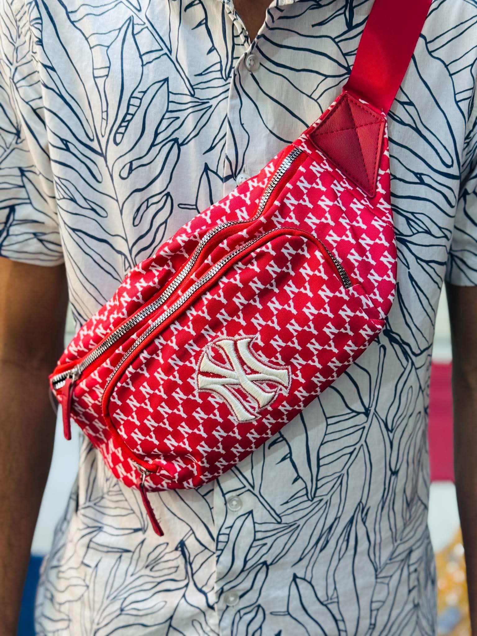 New York Chest Bag - Red thumbnail 1