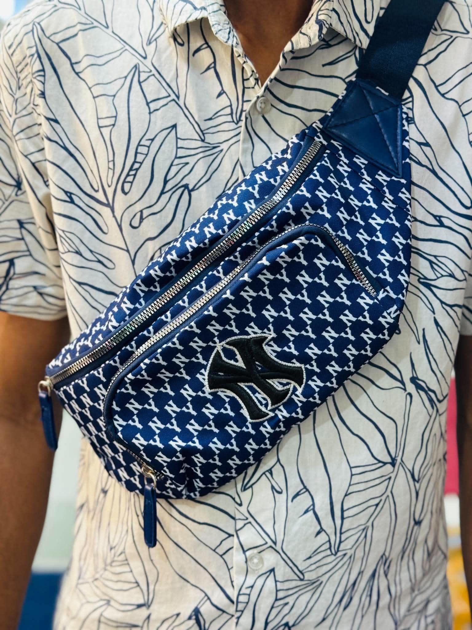 New York Chest Bag - Blue/Black thumbnail 1