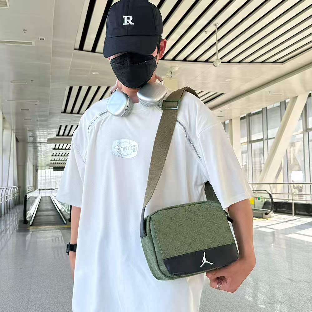 Jordan Premium Side Bag