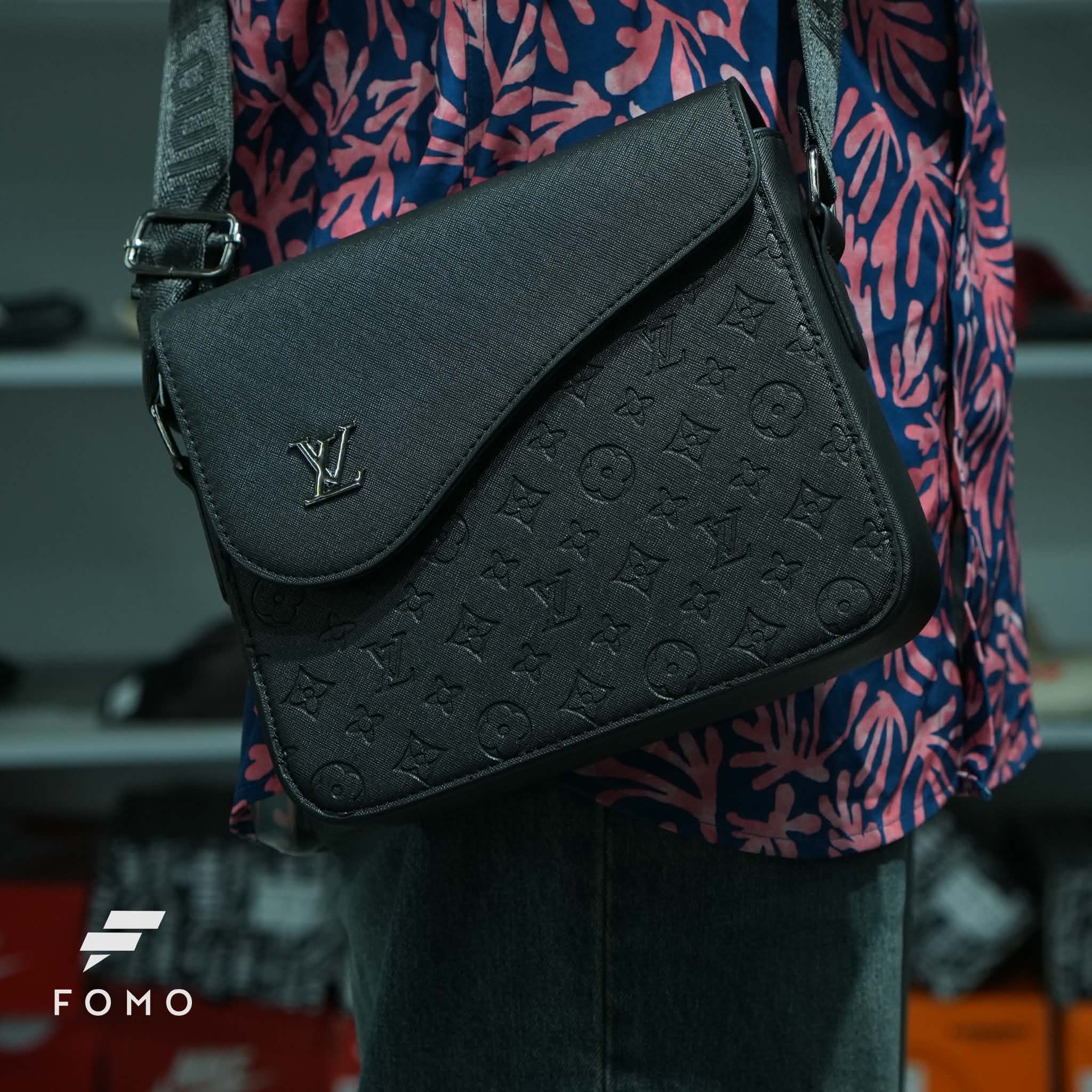 LV Side Bag - Black thumbnail 1