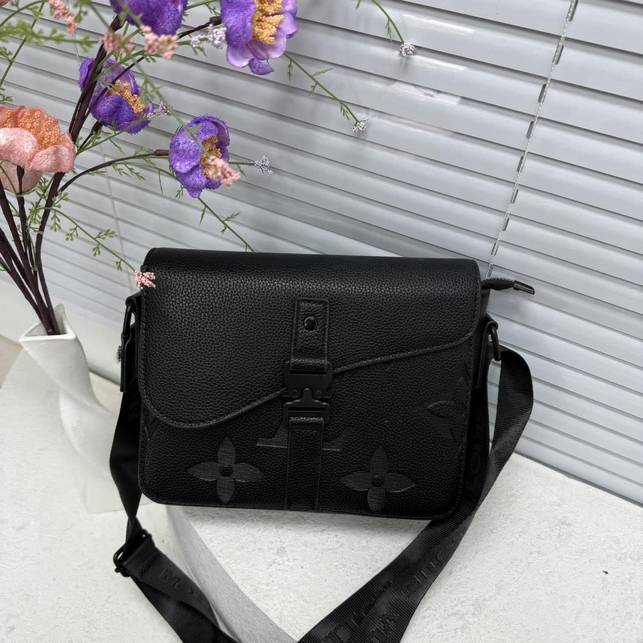 LV Side Bag - Black thumbnail 1