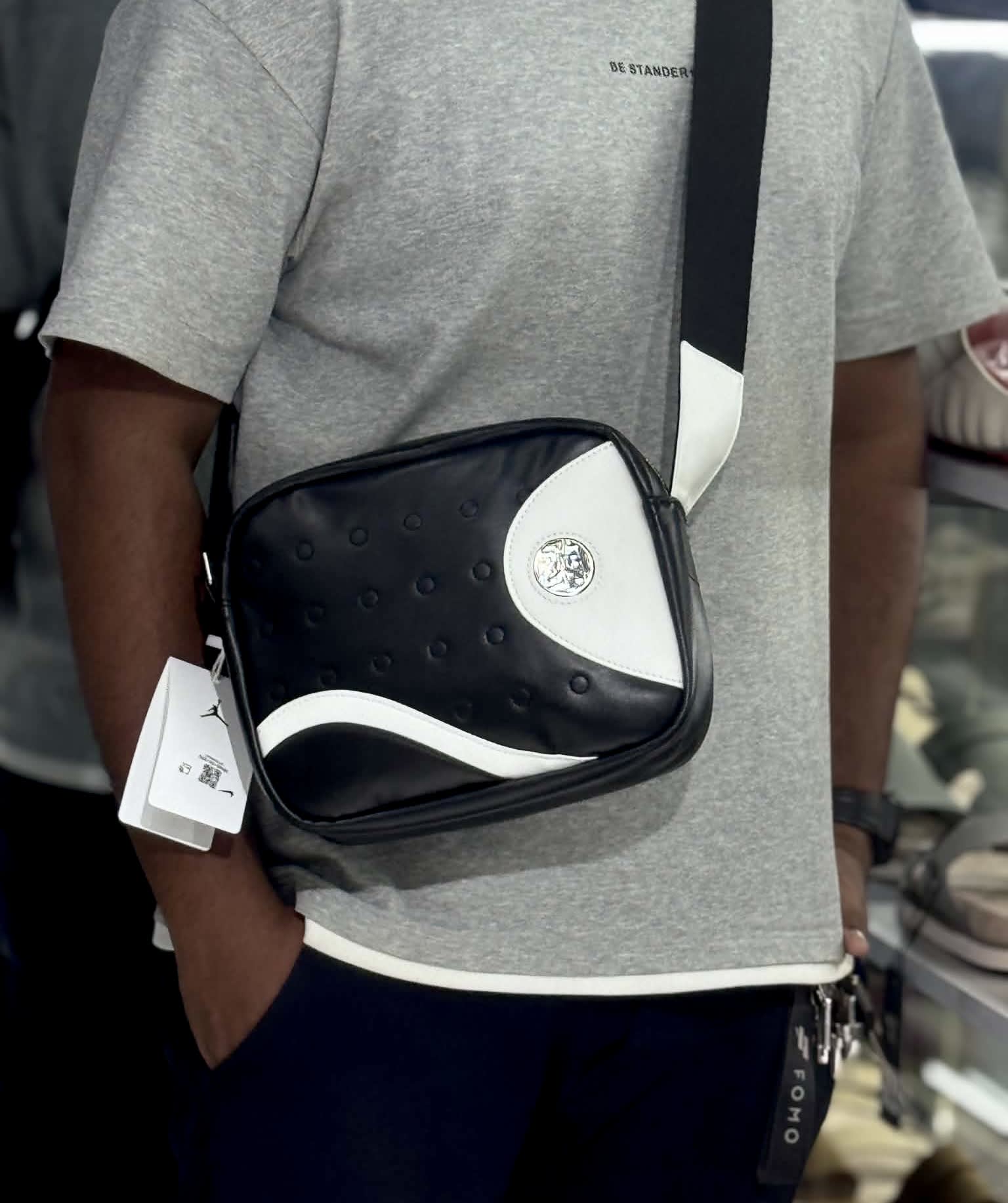 Jordan Premium Side bag - Black/White thumbnail 1