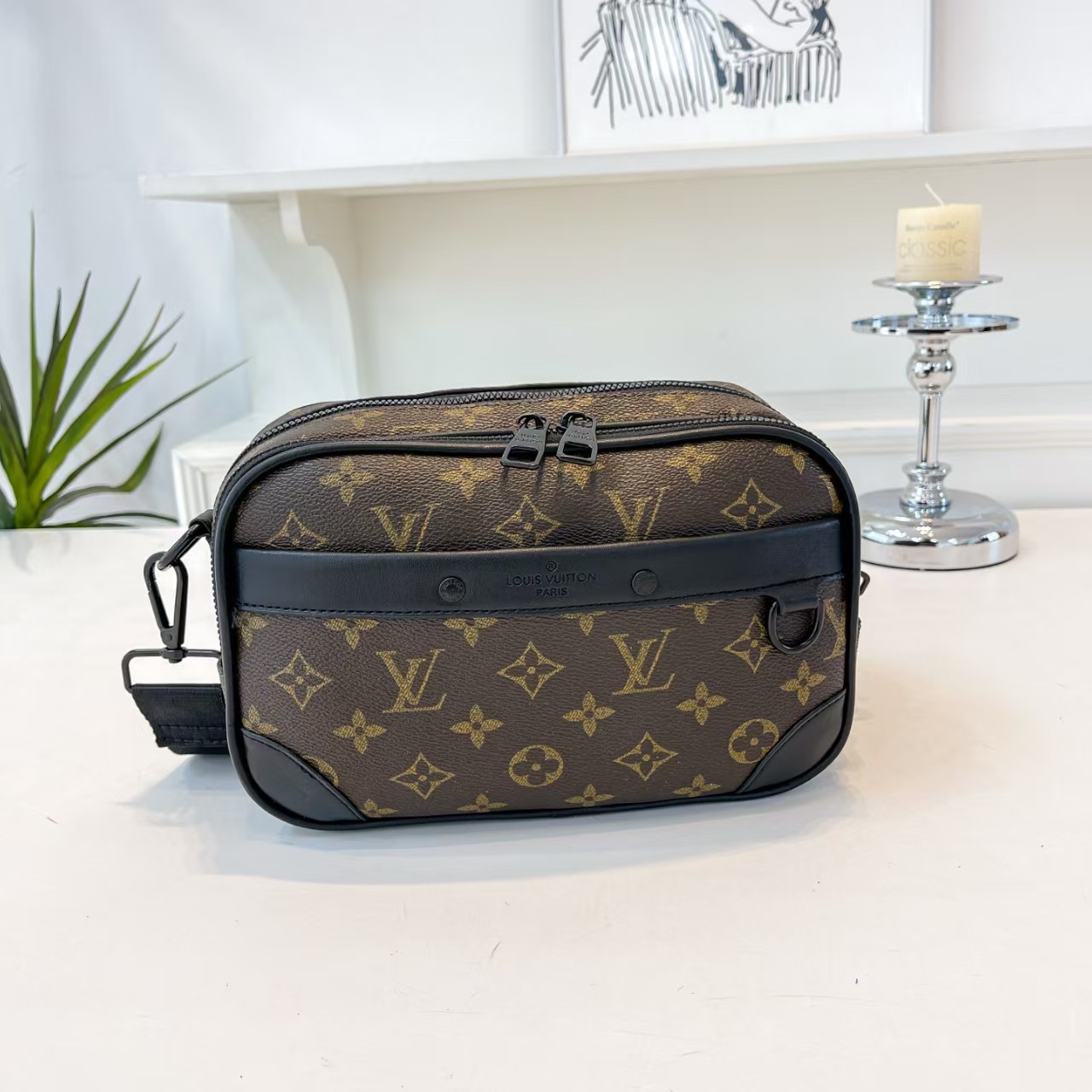 Louis Vuitton Alpha Wearable Wallet thumbnail 3