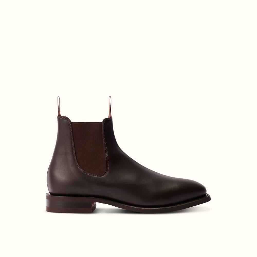 How should Chelsea boots fit? A complete comfort guide