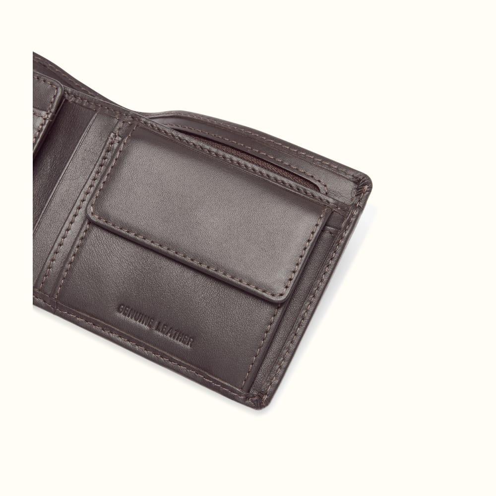 Mens leather wallet with coin pocket top