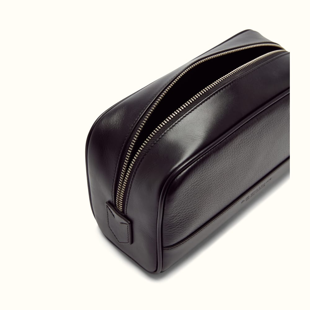 R.M.Williams - Unisex R.M.W City Washbag, Black, (Size One Size)